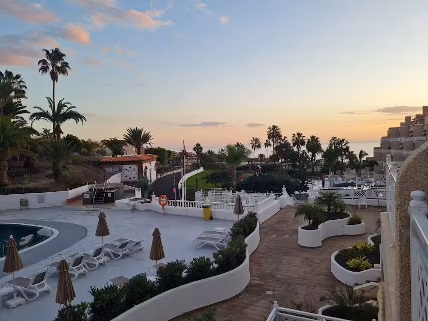 Alexandra Burger The Travel Club