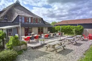 Buitenhuis Zonneroos, onbezorgd groepsverblijf op maat