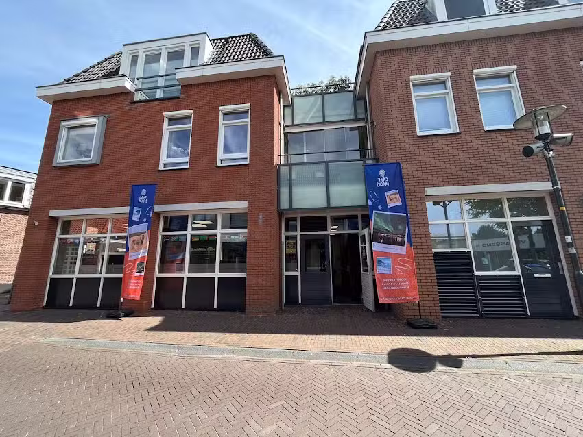 Cape Tracks & Beluga Adventures