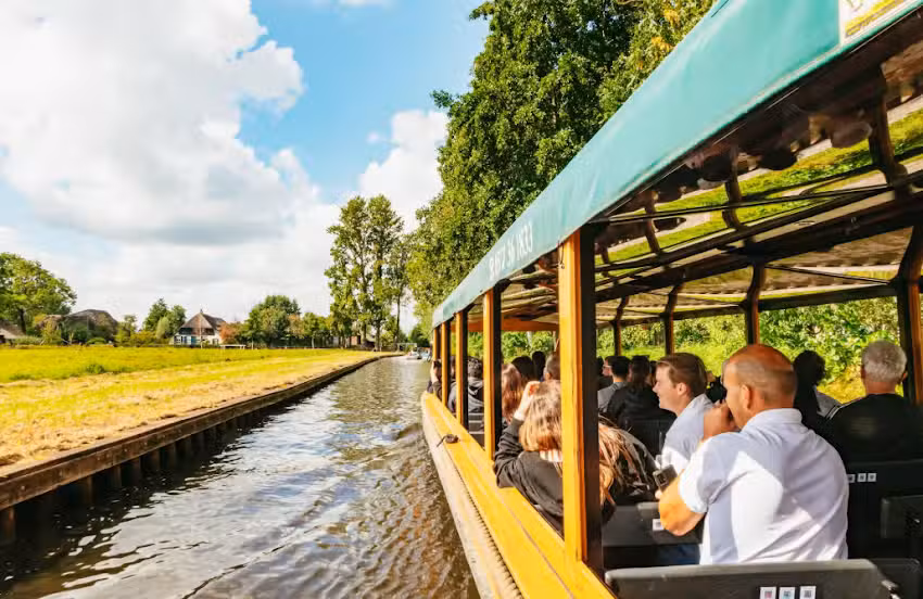 Giethoorn boat tour