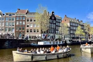 I amsterdam Visitor Centre