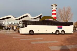 Ishaan Tours B.V. &ndash; Touringcar bus Utrecht