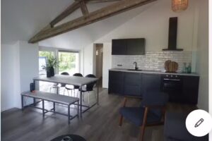 Luxe Vakantiehuis “ De Schuurkamer” Friesland