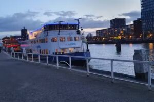 Partyschip De Ameland