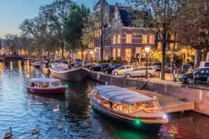 Pure Boats &ndash; Amsterdam Canal Cruises