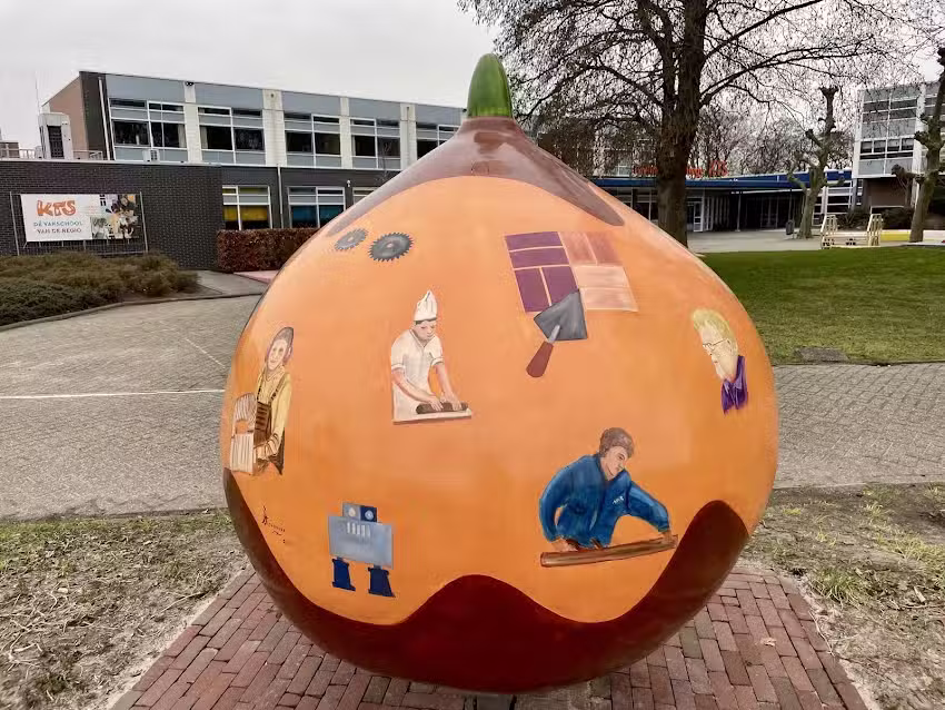 Reuzenbol: &lsquo;KTS in beeld&rsquo;