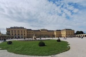 S & B camper en caravan verhuur