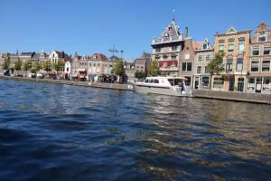 Smidtje Canal Cruises