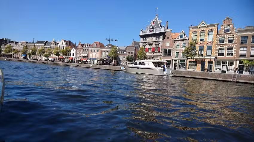 Smidtje Canal Cruises