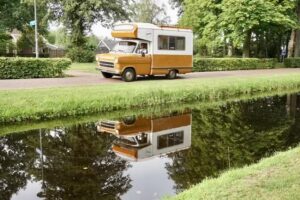 Tralaluna Casita on Wheels &ndash; kampeerbusjes. roadtrips en Tiny Houses &ndash; origineel overnachten