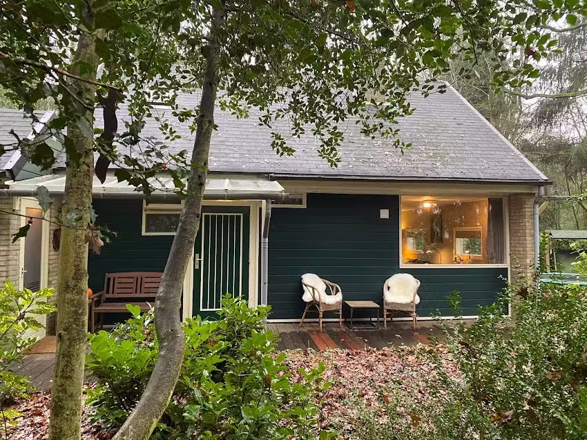 Vakantiehuis &lsquo;Boshuisje Wateren I&rsquo; met grote bostuin