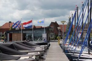 Watersportbedrijf ANJA | Bootverhuur, Tankstation, Groepsevenementen en Jachtservice in Grou